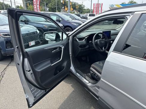 Used 2024 Toyota RAV4 XLE w/ Convenience Package AWD/4WD image 9