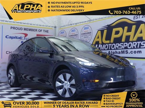 Used 2024 Tesla Model Y 2WD image 1