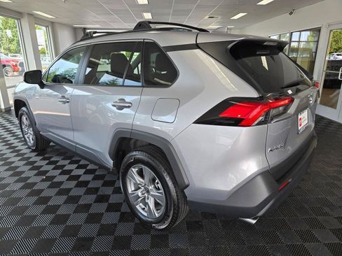 Used 2024 Toyota RAV4 XLE AWD/4WD image 5