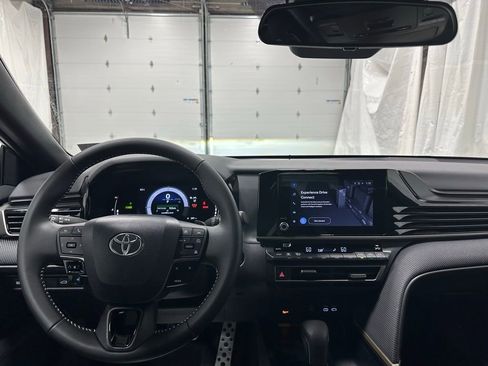 Used 2026 Toyota Camry SE FWD image 16