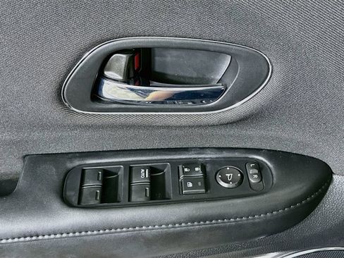 Used 2022 Honda HR-V EX image 21