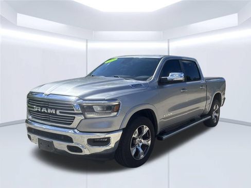 Used 2019 RAM 1500 Laramie AWD/4WD image 2