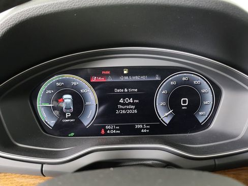 Used 2024 Audi Q5 e Premium w/ Convenience Package image 34