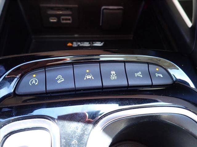 Used 2023 Buick Envision Avenir AWD/4WD image 24