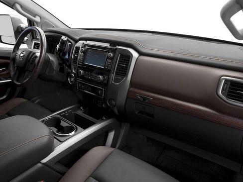 Used 2018 Nissan Titan Platinum Reserve w/ Platinum Utility Package AWD/4WD image 16