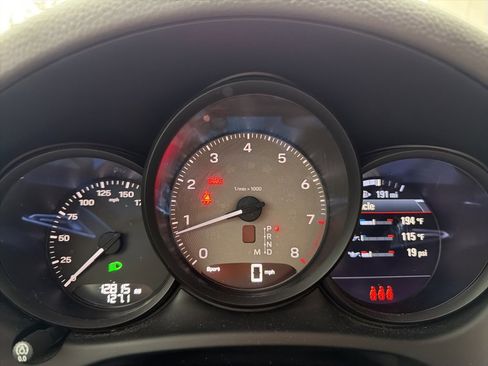 Used 2023 Porsche Macan S image 14