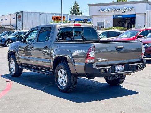 Used 2012 Toyota Tacoma 4x4 Double Cab w/ TRD Off-Road Pkg image 2