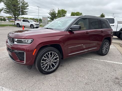 New 2026 Jeep Grand Cherokee Summit AWD/4WD image 14