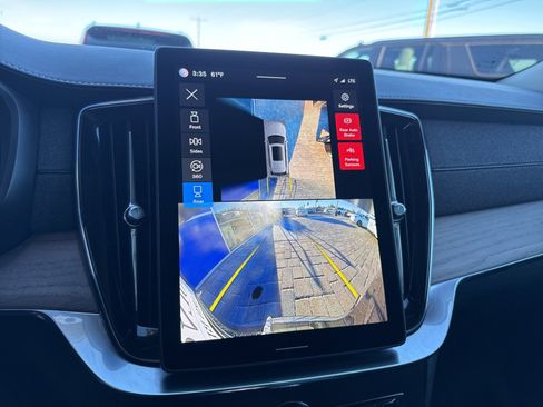 Used 2025 Volvo XC90 B6 Plus image 25