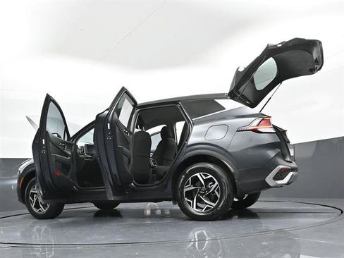 Used 2023 Kia Sportage LX AWD/4WD image 46