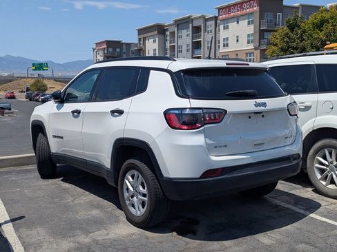 Used 2018 Jeep Compass Sport AWD/4WD image 5