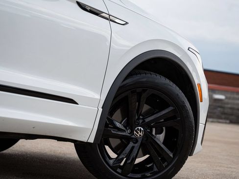 Certified 2023 Volkswagen Tiguan SE R-Line AWD/4WD image 7
