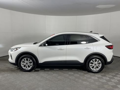Used 2023 Ford Escape Active image 3