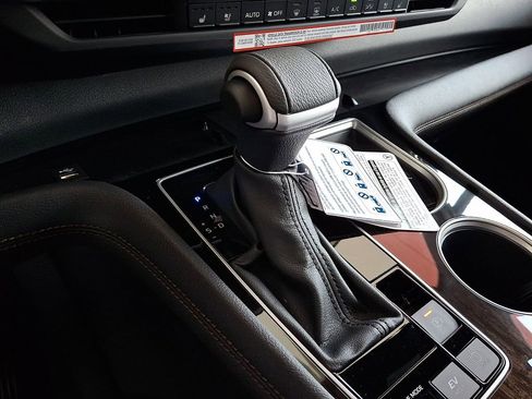 New 2026 Toyota Sienna Platinum image 9