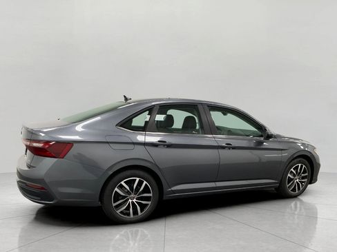 New 2025 Volkswagen Jetta SE image 2