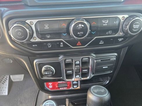 Used 2022 Jeep Wrangler Unlimited Rubicon w/ LED Lighting Group image 17