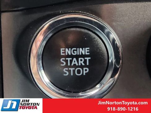 Used 2021 Toyota Tacoma TRD Sport w/ Technology Package image 23