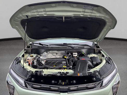 Used 2025 Chevrolet Trax ACTIV w/ Driver Confidence Package image 13