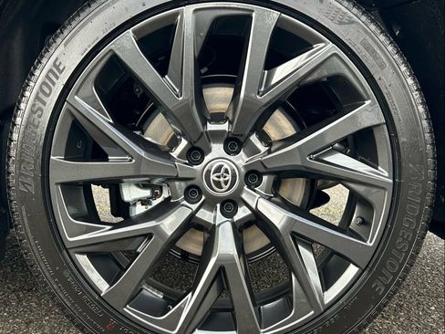 New 2026 Toyota Crown Signia image 27