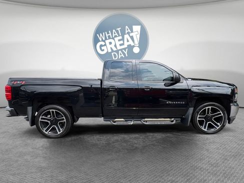 Used 2018 Chevrolet Silverado 1500 LT w/ All Star Edition AWD/4WD image 2