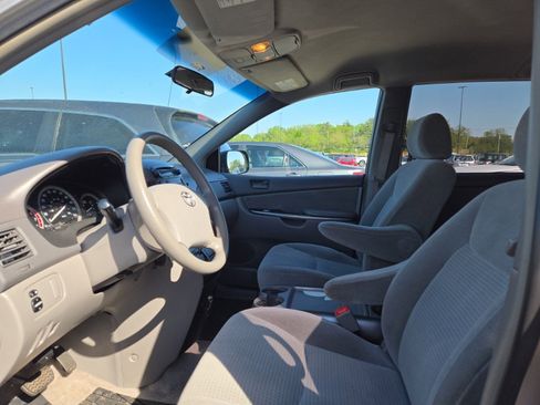 Used 2006 Toyota Sienna CE FWD image 6