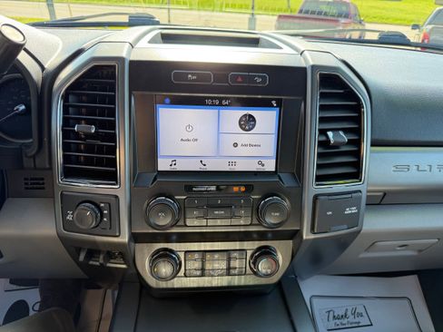 Used 2019 Ford F250 XLT w/ XLT Premium Package AWD/4WD image 11