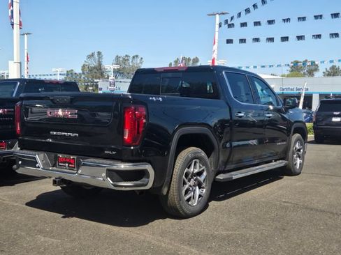 New 2026 GMC Sierra 1500 SLT w/ SLT Premium Plus Package AWD/4WD image 4