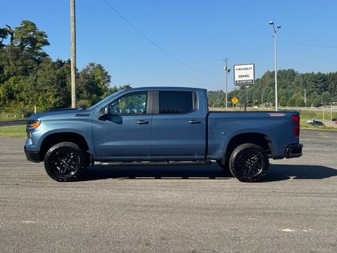 Certified 2024 Chevrolet Silverado 1500 Custom Trail Boss w/ LPO, Dark Essentials Package AWD/4WD image 4