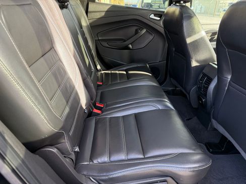 Used 2018 Ford Escape Titanium w/ Ford Safe & Smart Package image 15