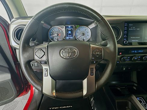 Used 2022 Toyota Tacoma SR5 RWD image 15