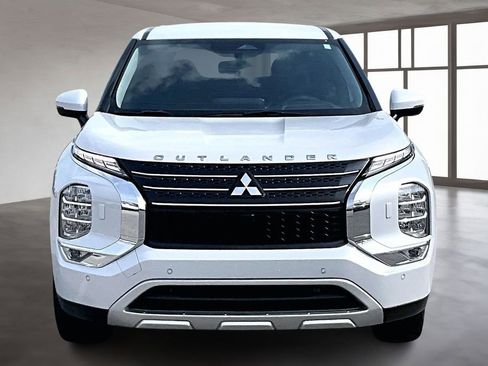 Used 2023 Mitsubishi Outlander SE AWD/4WD image 4
