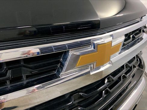 Used 2023 Chevrolet Silverado 1500 LT AWD/4WD image 28