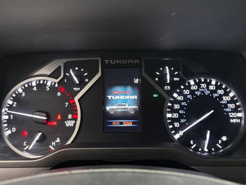 Used 2022 Toyota Tundra SR5 w/ SR5 Convenience Package AWD/4WD image 20
