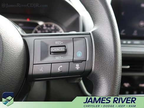 Used 2023 Nissan Rogue SV image 27