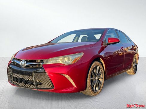 Used 2017 Toyota Camry XSE w/ Moonroof Package FWD image 2