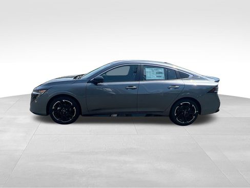 New 2026 Nissan Sentra SR FWD image 4