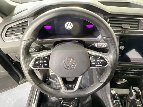 Used 2022 Volkswagen Tiguan SE R-Line image 11