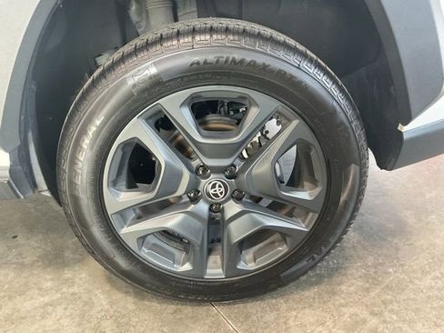 Used 2024 Toyota RAV4 Adventure image 7