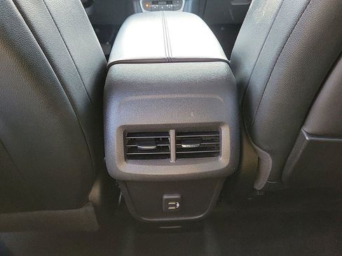 Used 2023 GMC Terrain SLT image 10