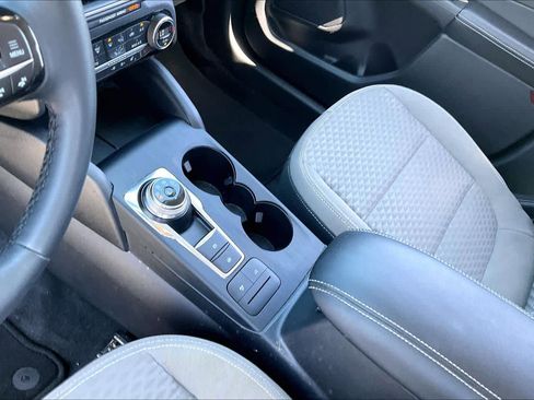 Used 2021 Ford Escape SE w/ Convenience Package FWD image 16