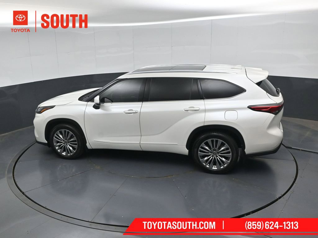 Used 2021 Toyota Highlander Platinum AWD/4WD image 54