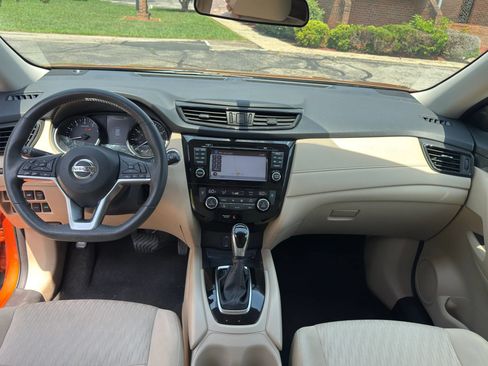 Used 2017 Nissan Rogue SV w/ SV Premium Package AWD/4WD image 14