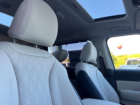 New 2026 Kia Carnival SX w/ SX Dark Edition Package image 16