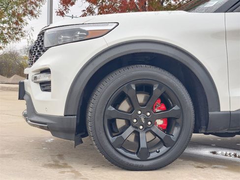 Used 2023 Ford Explorer ST w/ Equipment Group 401A image 9