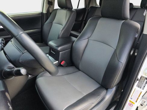 Used 2019 Toyota 4Runner SR5 Premium RWD image 18