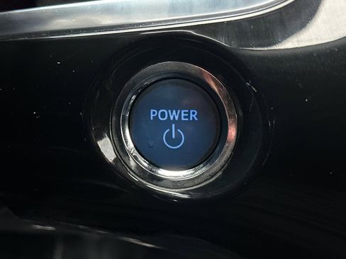 Used 2017 Toyota Prius Prime Advanced w/ Carpet Mat Package image 22