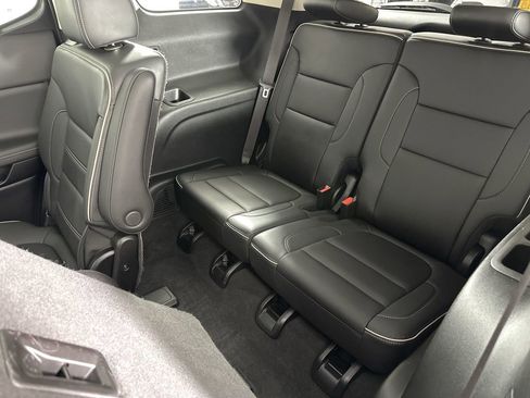 Used 2023 GMC Acadia Denali image 28
