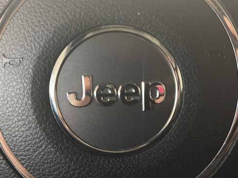 Used 2016 Jeep Wrangler Unlimited Sahara image 16