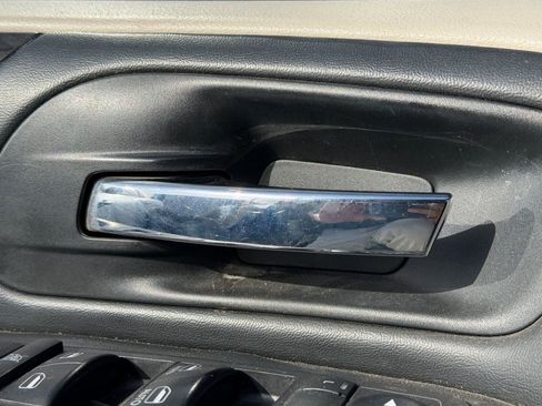 Used 2018 Dodge Grand Caravan SE FWD image 15