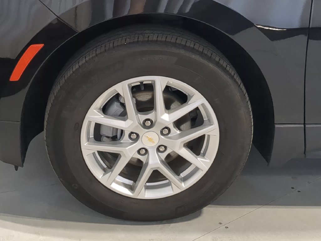 Used 2024 Chevrolet Equinox LT FWD image 17